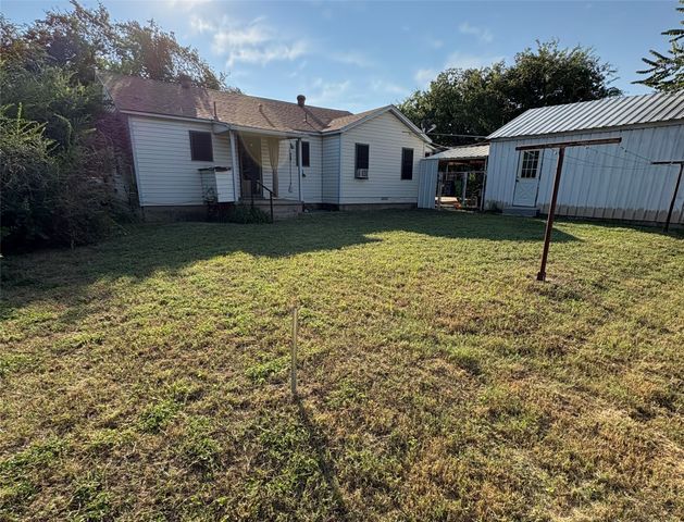 407 N Lane Street, Decatur, TX 76234