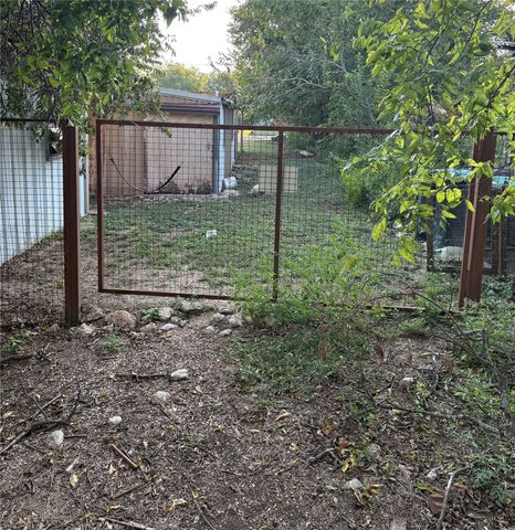 407 N Lane Street, Decatur, TX 76234