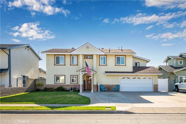 10211 Aqueduct Drive, Cypress, CA 90630
