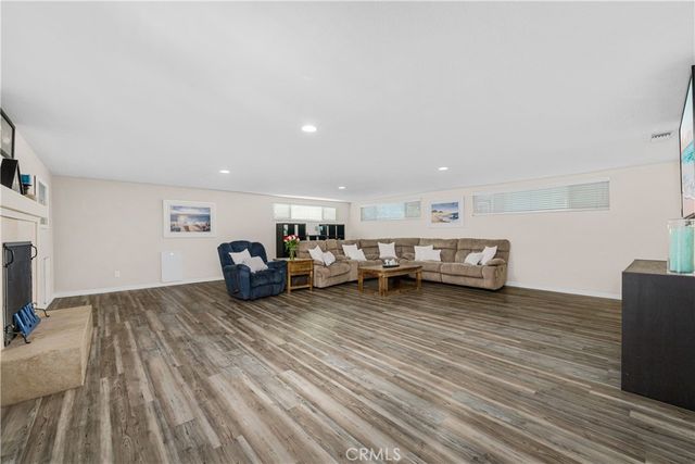 10211 Aqueduct Drive, Cypress, CA 90630