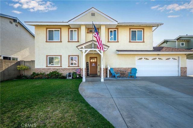 10211 Aqueduct Drive, Cypress, CA 90630
