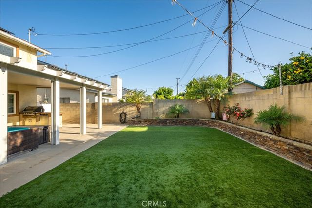 10211 Aqueduct Drive, Cypress, CA 90630