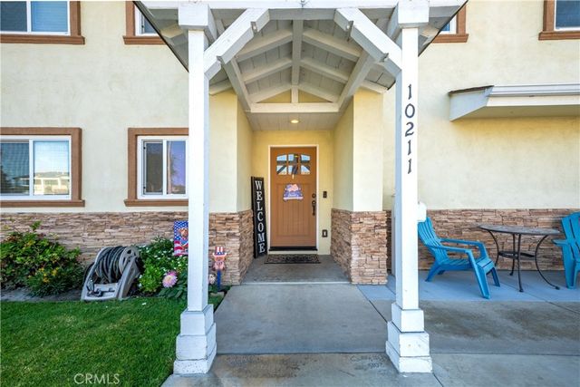 10211 Aqueduct Drive, Cypress, CA 90630