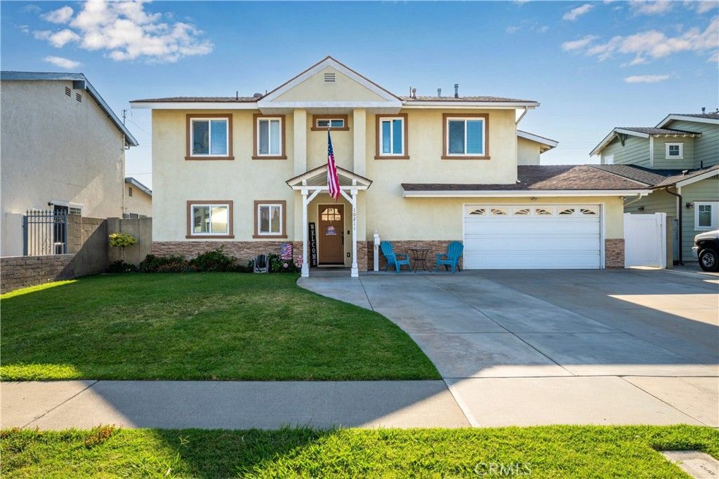 10211 Aqueduct Drive, Cypress, CA 90630