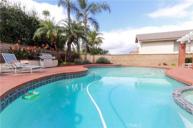 25521 Creek Drive, Laguna Hills, CA 92653