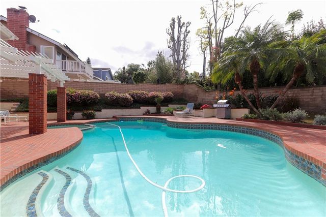 25521 Creek Drive, Laguna Hills, CA 92653