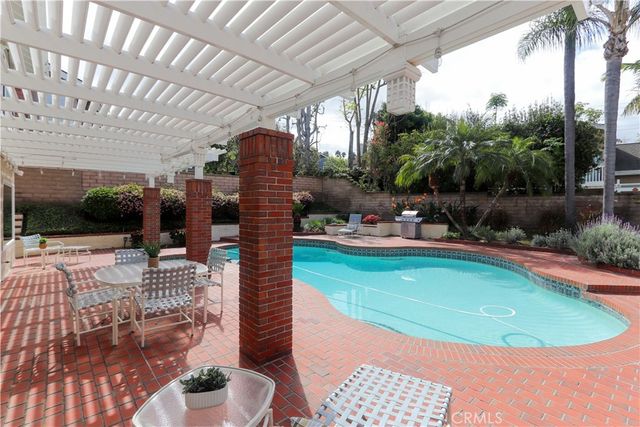 25521 Creek Drive, Laguna Hills, CA 92653