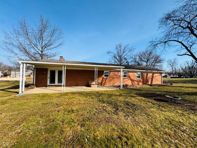 1177 W Curry Road, Greenwood, IN 46143