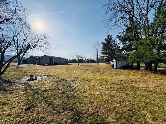 1177 W Curry Road, Greenwood, IN 46143