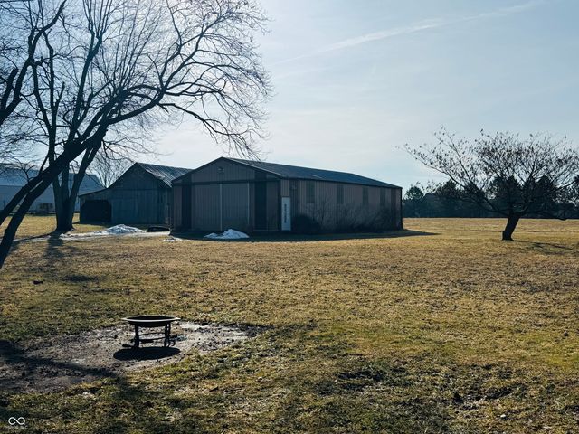 1177 W Curry Road, Greenwood, IN 46143