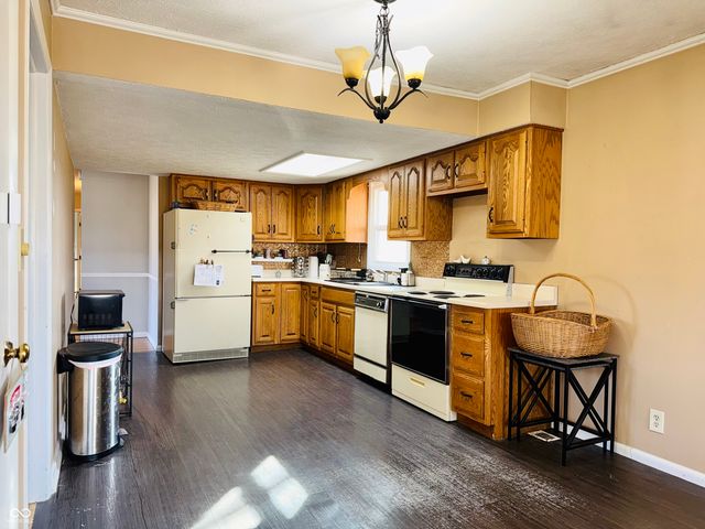 1177 W Curry Road, Greenwood, IN 46143
