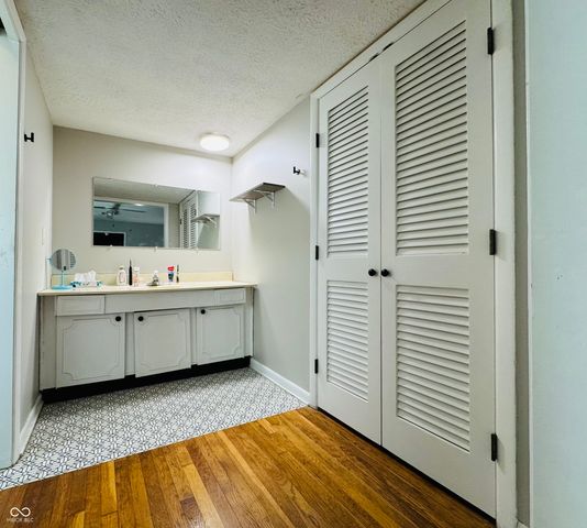 1177 W Curry Road, Greenwood, IN 46143