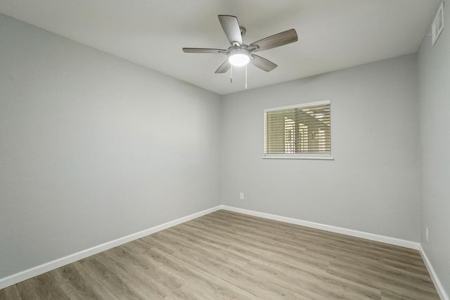 1207 S Crescent Ave, Lodi, CA 95240