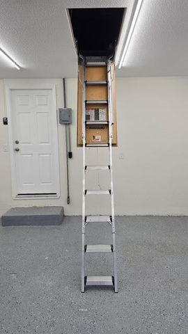 1207 S Crescent Ave, Lodi, CA 95240