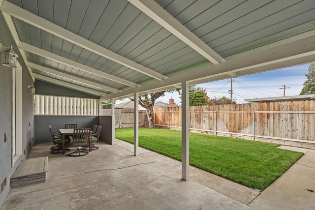 1207 S Crescent Ave, Lodi, CA 95240