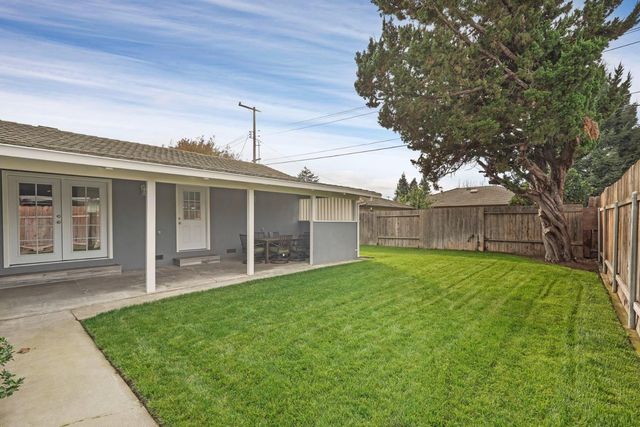 1207 S Crescent Ave, Lodi, CA 95240