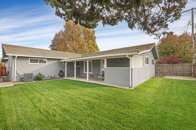 1207 S Crescent Ave, Lodi, CA 95240