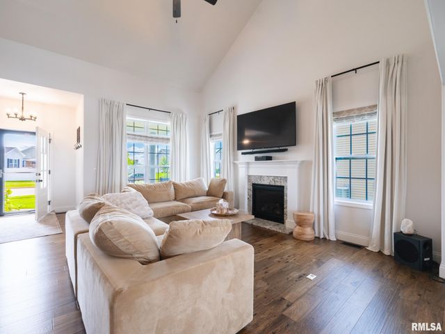 1225 BROWN Court, Washington, IL 61571