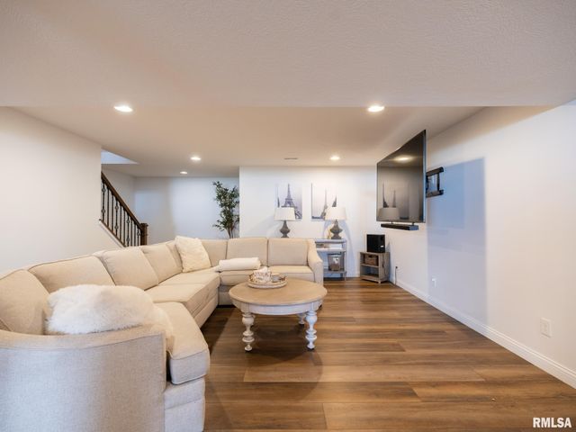 1225 BROWN Court, Washington, IL 61571