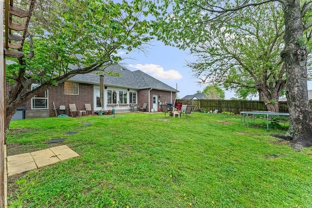 506 Roselawn Street, Siloam Springs, AR 72761
