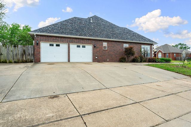 506 Roselawn Street, Siloam Springs, AR 72761