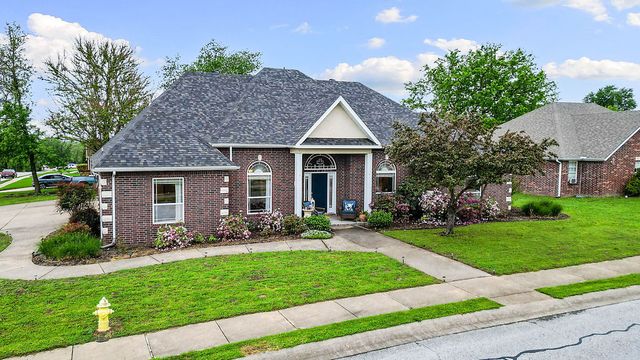 506 Roselawn Street, Siloam Springs, AR 72761