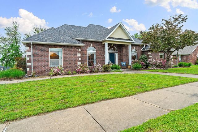 506 Roselawn Street, Siloam Springs, AR 72761