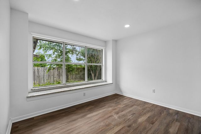 1031 Park Place Boulevard, Midlothian, TX 76065