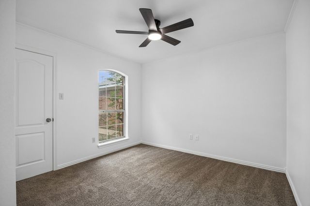 1031 Park Place Boulevard, Midlothian, TX 76065