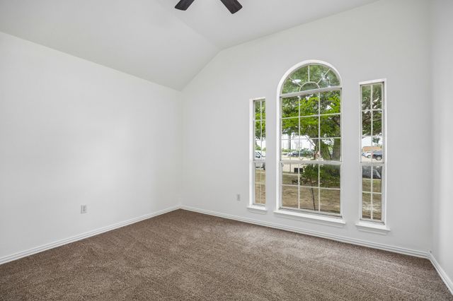 1031 Park Place Boulevard, Midlothian, TX 76065