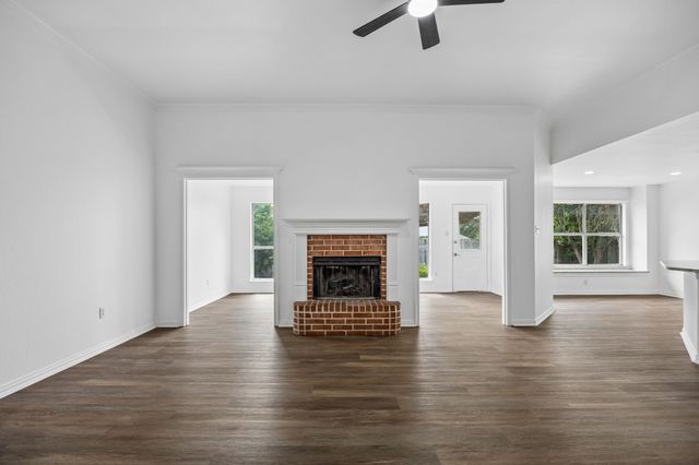 1031 Park Place Boulevard, Midlothian, TX 76065