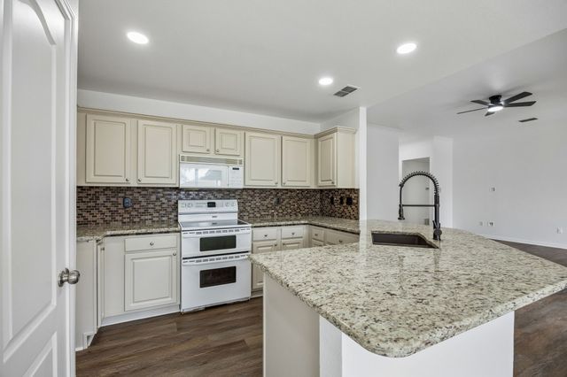 1031 Park Place Boulevard, Midlothian, TX 76065