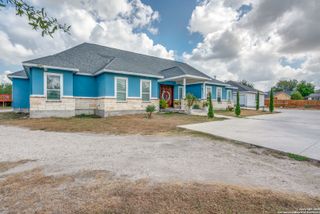703 W Petaluma Blvd., San Antonio, TX 78221