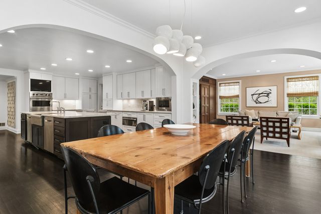 986 Brittany Road, Highland Park, IL 60035