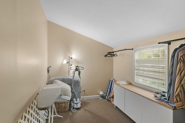 986 Brittany Road, Highland Park, IL 60035