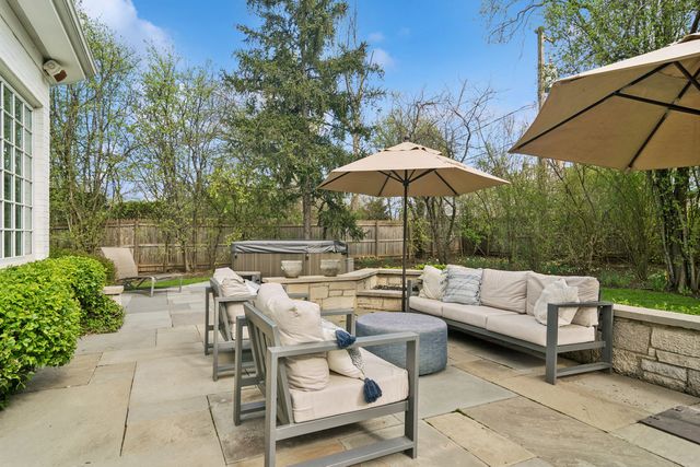986 Brittany Road, Highland Park, IL 60035