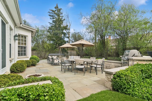 986 Brittany Road, Highland Park, IL 60035