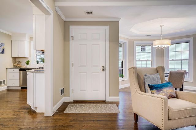 8 Sapling Lane, Sandown, NH 03873
