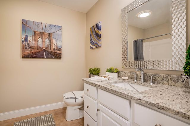 8 Sapling Lane, Sandown, NH 03873