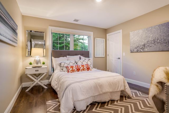 8 Sapling Lane, Sandown, NH 03873
