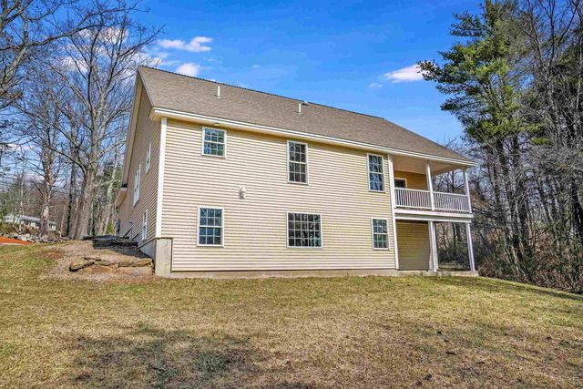 8 Sapling Lane, Sandown, NH 03873