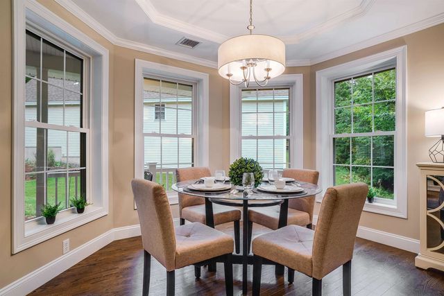 8 Sapling Lane, Sandown, NH 03873