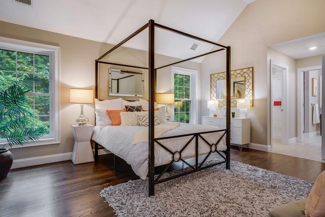 8 Sapling Lane, Sandown, NH 03873