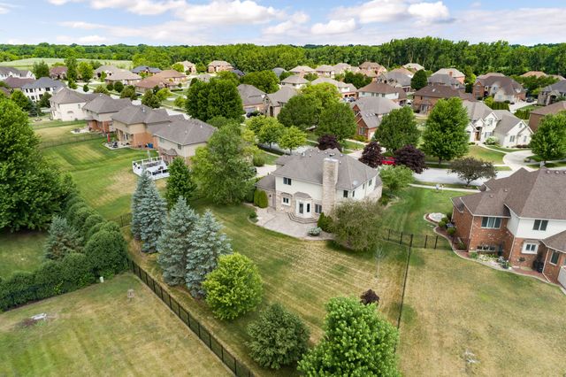 1101 E Cambridge Drive, Schererville, IN 46375