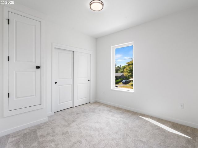 3863 N Willis Blvd 8, Portland, OR 97217