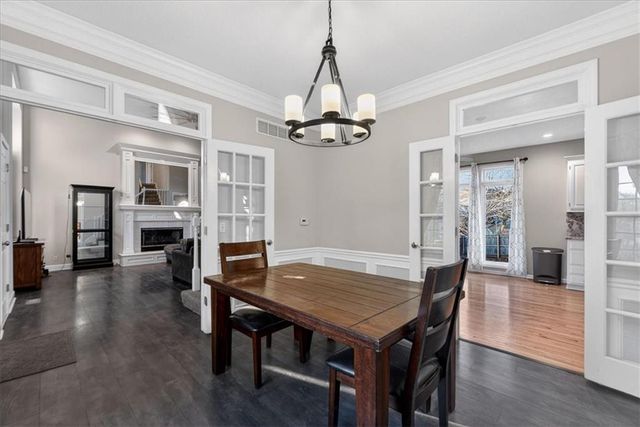 1008 SW Pacific Drive, Lee's Summit, MO 64081