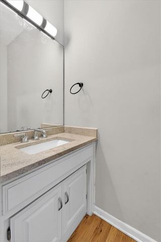 1008 SW Pacific Drive, Lee's Summit, MO 64081