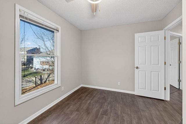 1008 SW Pacific Drive, Lee's Summit, MO 64081