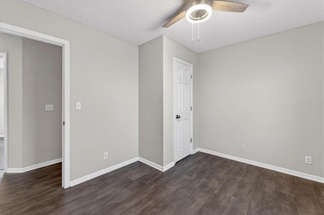 1008 SW Pacific Drive, Lee's Summit, MO 64081