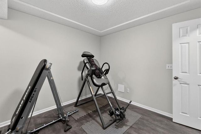 1008 SW Pacific Drive, Lee's Summit, MO 64081